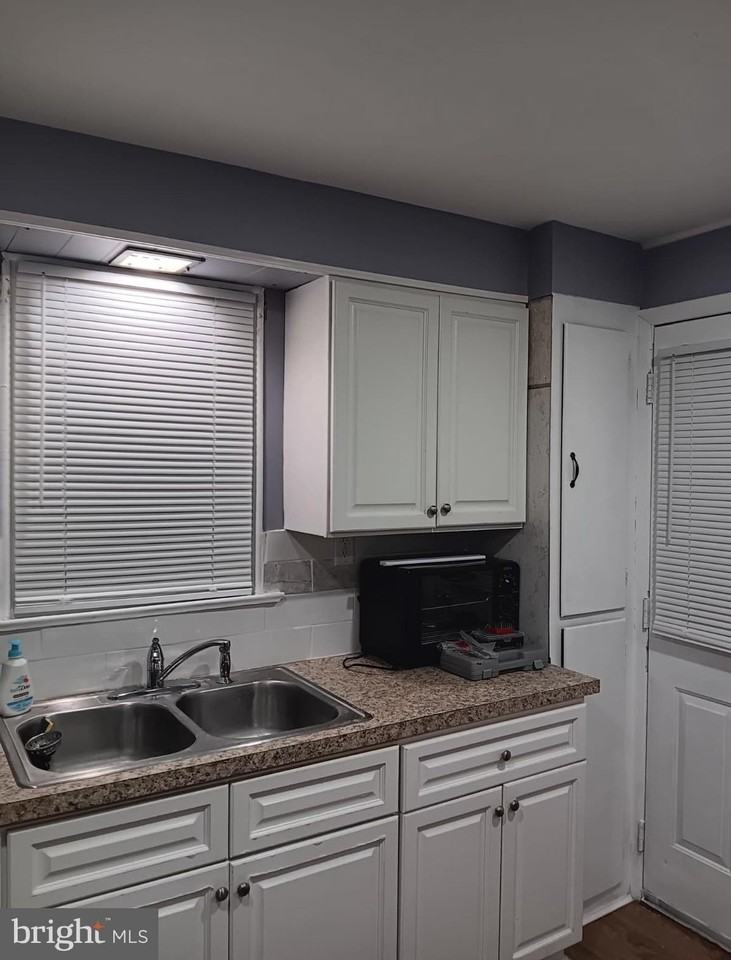 657 Pine Hill St - Photo 6 of 25