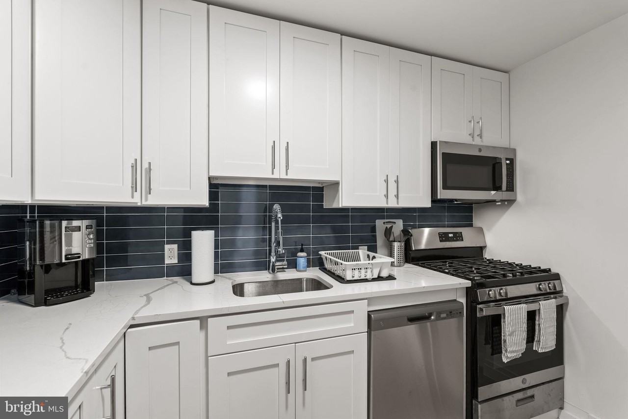 100 W Taylor Run Pkwy Apt 4 #4 - Photo 4 of 20