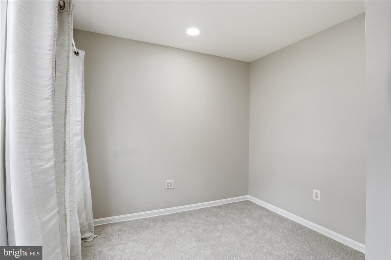 5053 Kilburn St - Photo 4 of 50