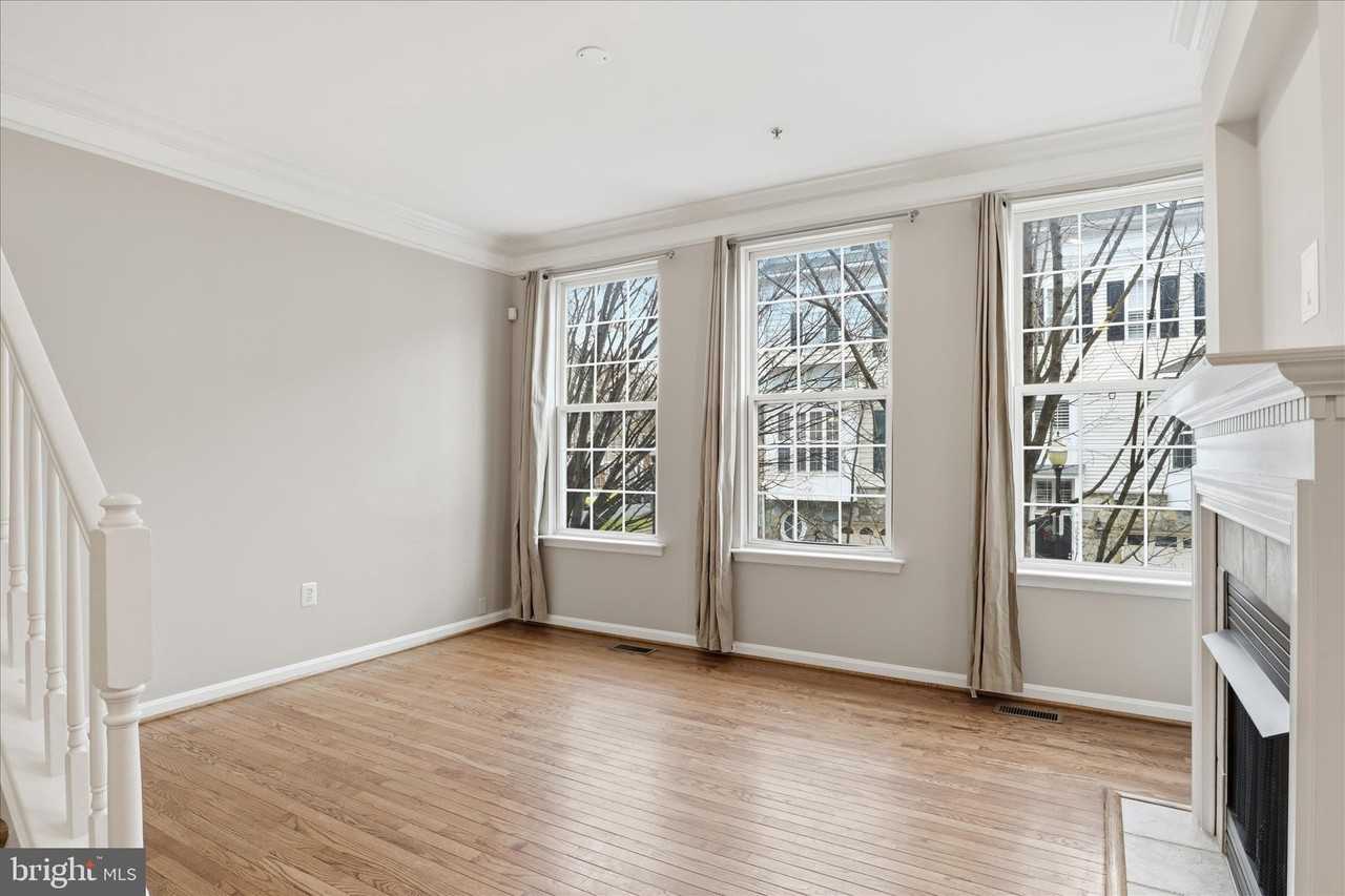 5053 Kilburn St - Photo 7 of 50