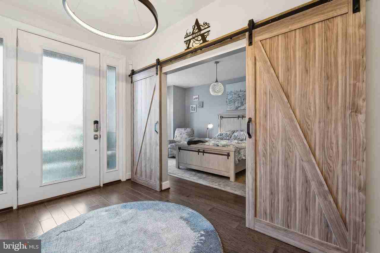 20386 Roslindale Dr - Photo 4 of 50