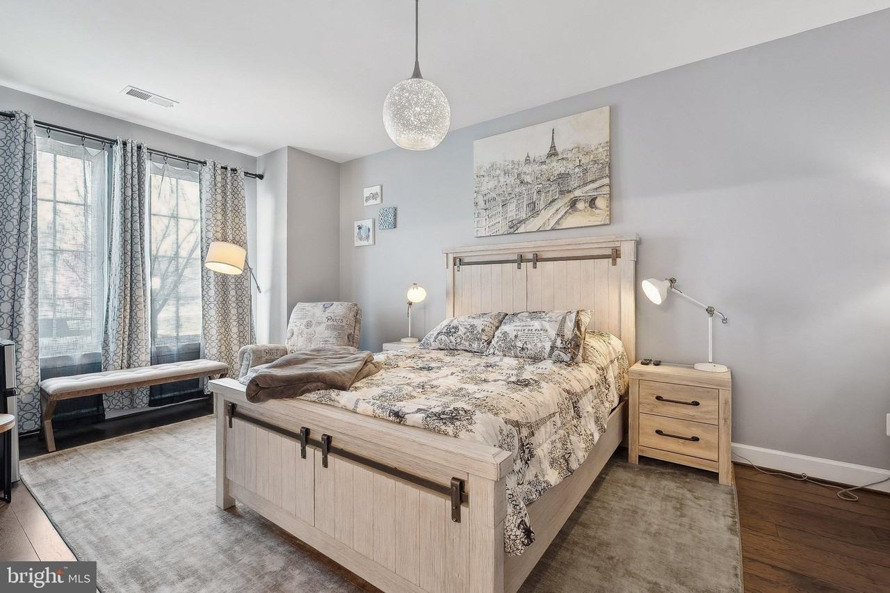 20386 Roslindale Dr - Photo 5 of 50