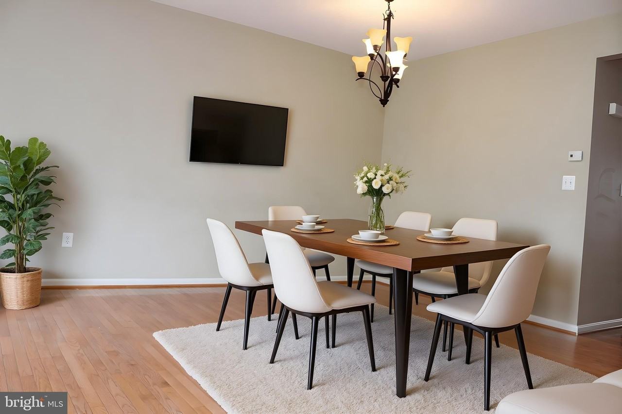 6719 Emmanuel Ct - Photo 4 of 25