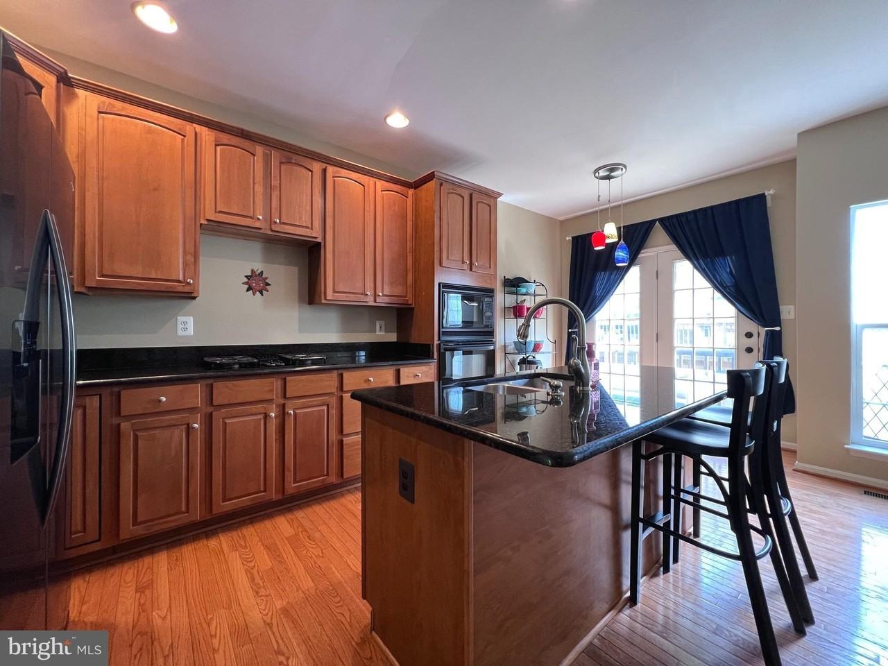 6719 Emmanuel Ct - Photo 5 of 25