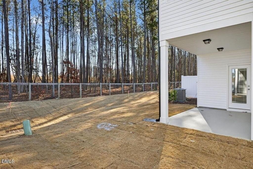 586 Barrington Row Ave - Photo 2 of 28