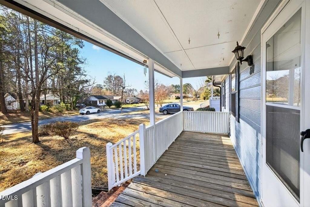 810 Wyldewood Rd - Photo 3 of 25