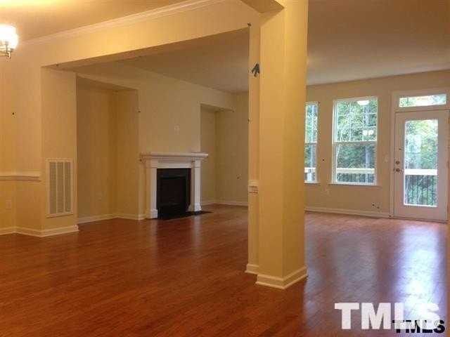 725 Edgewater Ridge Ct - Photo 3 of 22
