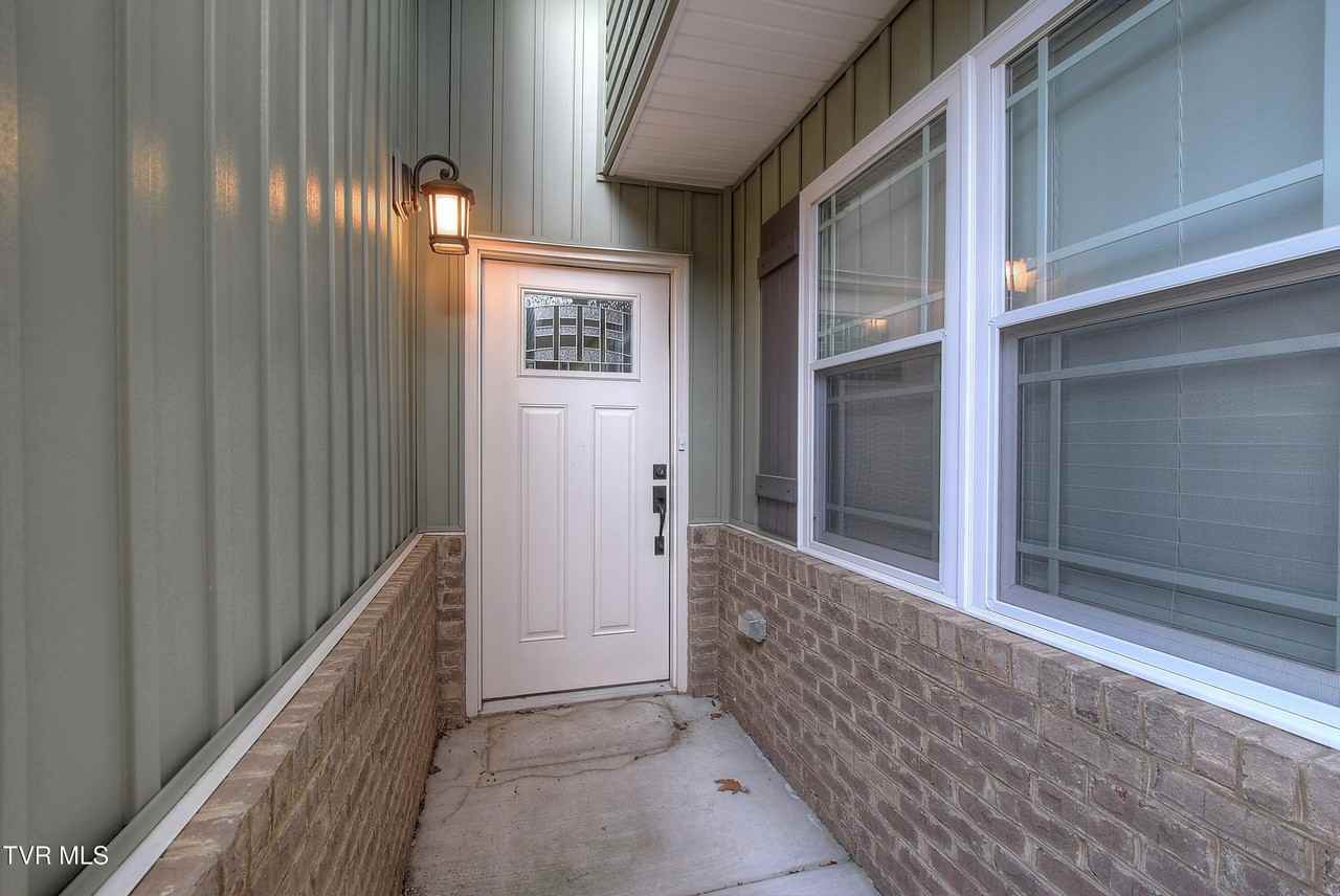 95 Chucks Aly - Photo 3 of 18