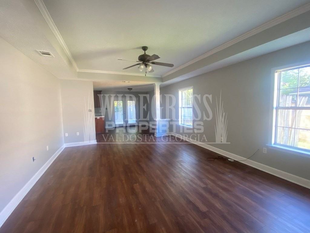 3145 Vanelle Dr - Photo 2 of 8