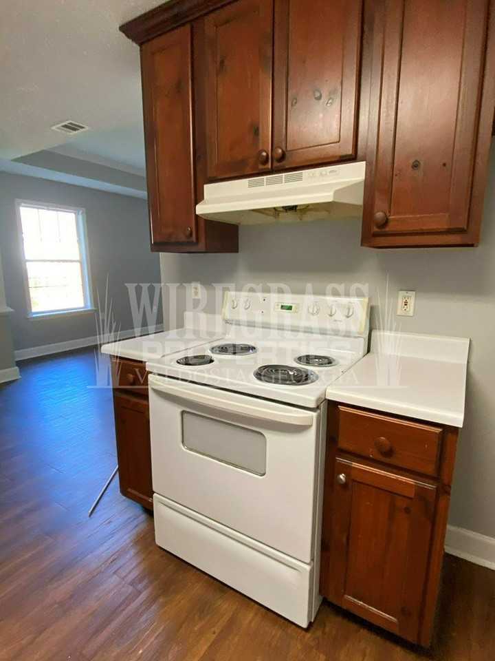 3145 Vanelle Dr - Photo 4 of 8