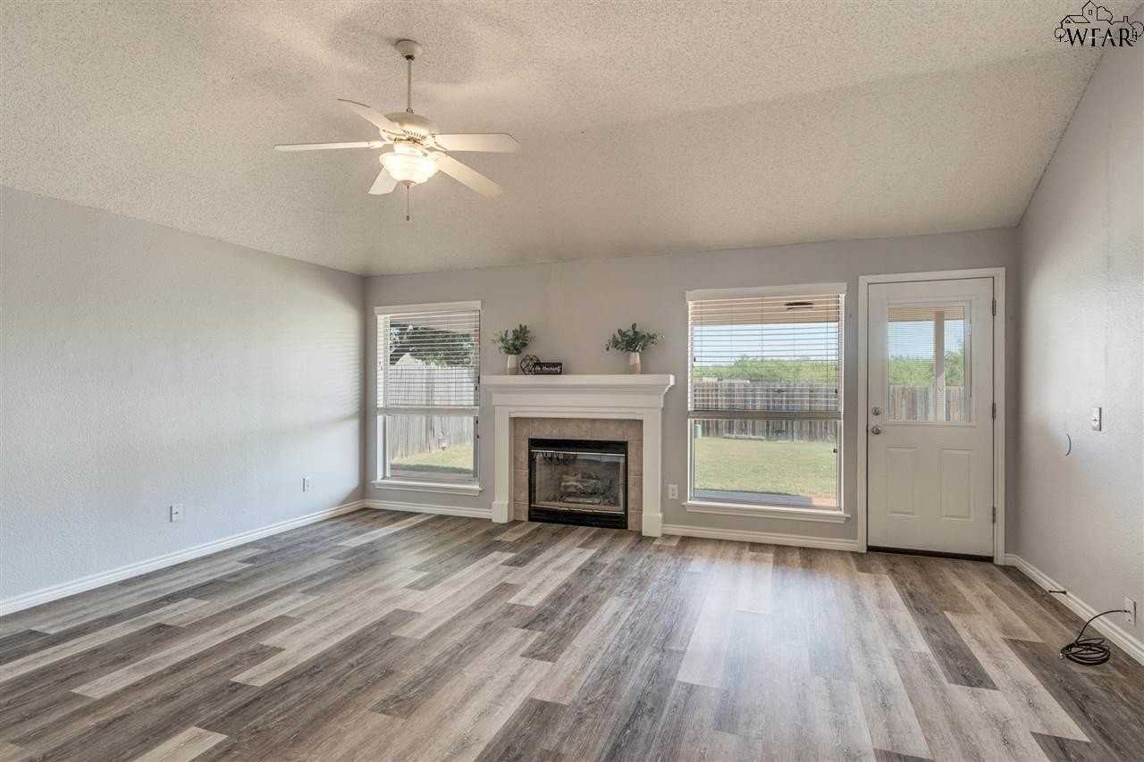 5007 Bayberry Dr - Photo 7 of 22