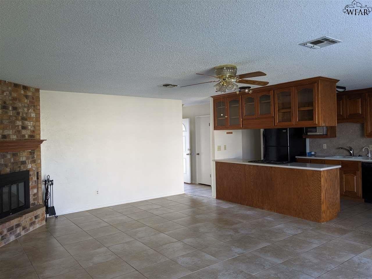 1904 Central Fwy - Photo 4 of 30