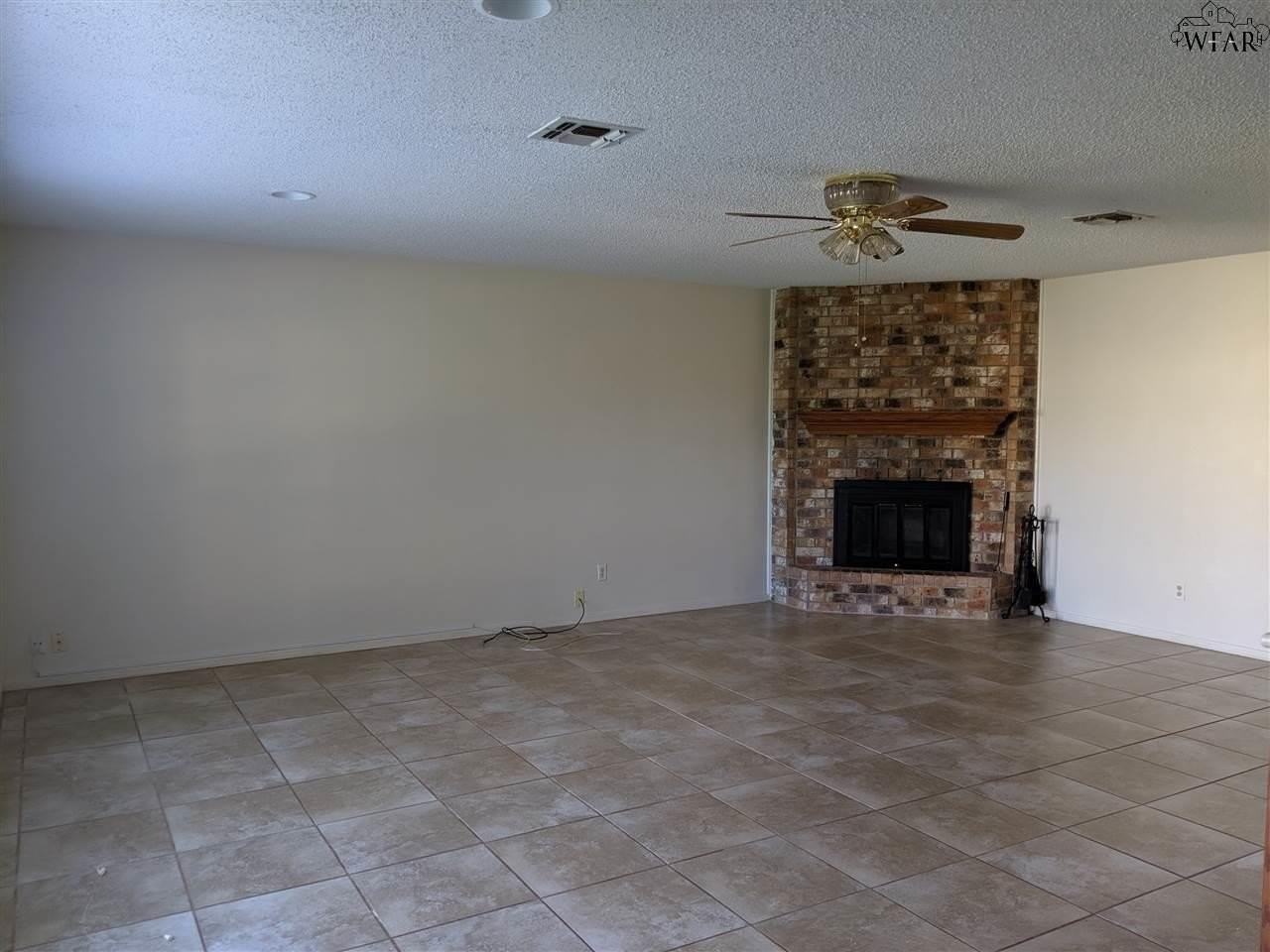 1904 Central Fwy - Photo 5 of 30