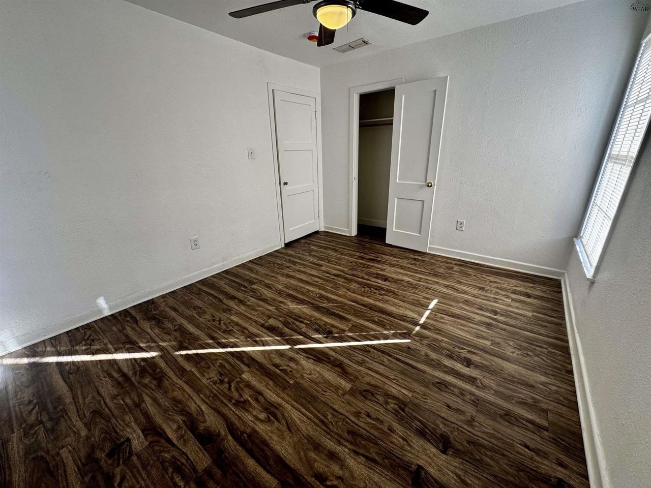 4014 Boren Ave - Photo 5 of 9