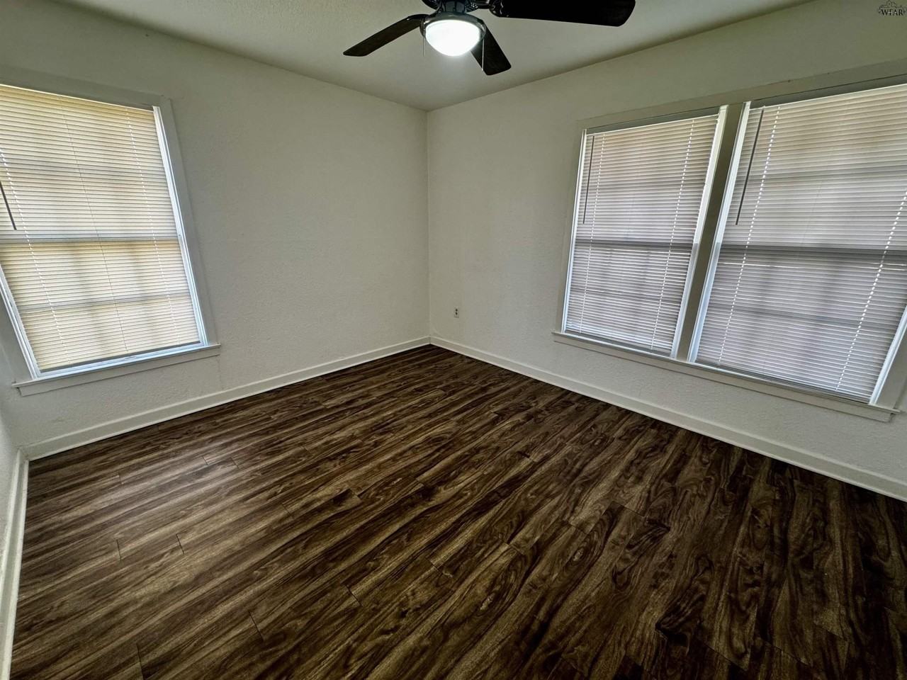 4014 Boren Ave - Photo 6 of 9