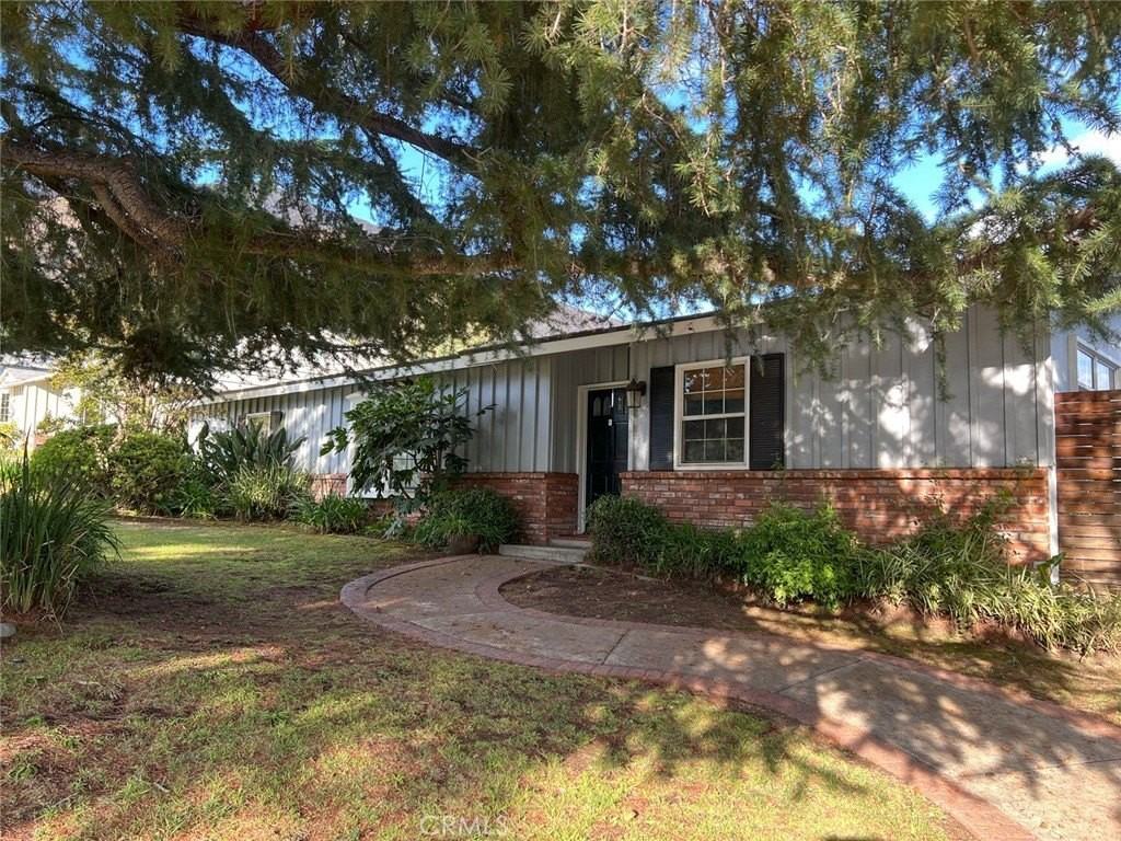 462 Crestvale Dr - Photo 3 of 33