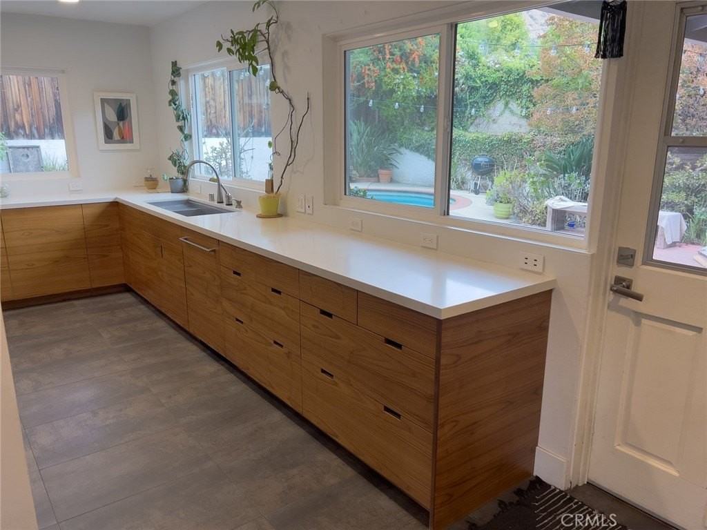 462 Crestvale Dr - Photo 7 of 33