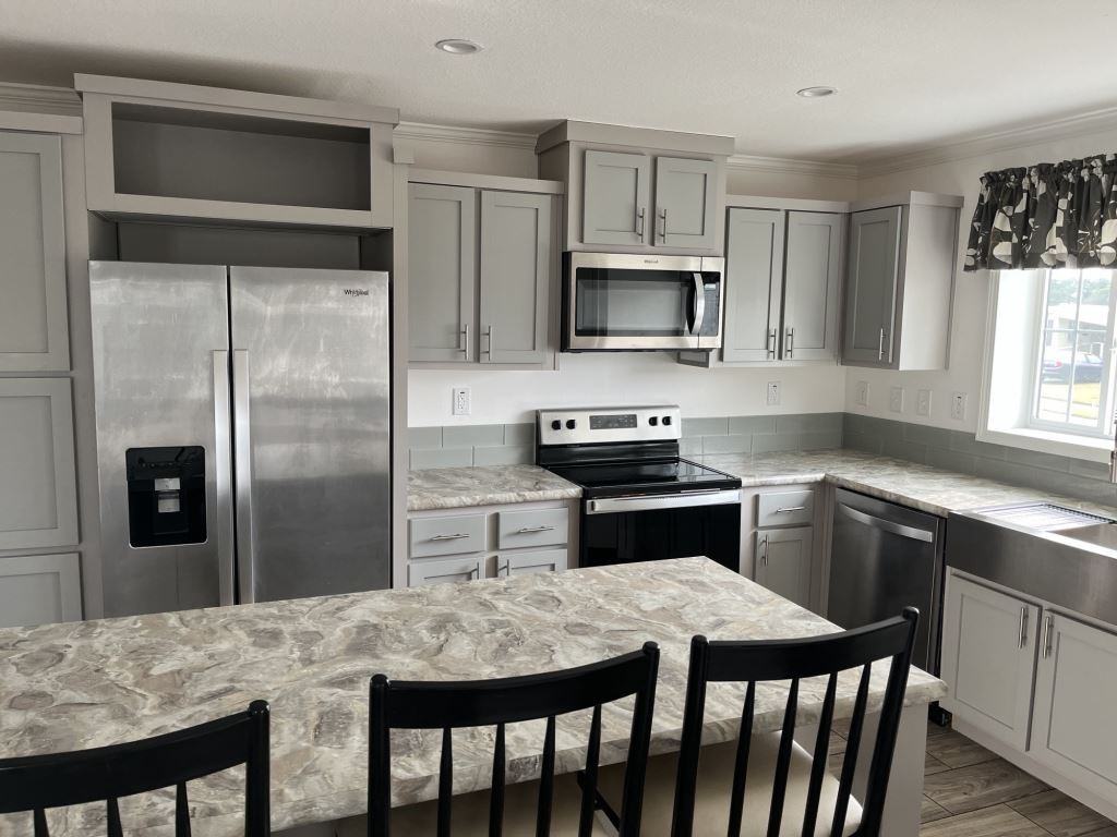 300 Peck St - Photo 2 of 24