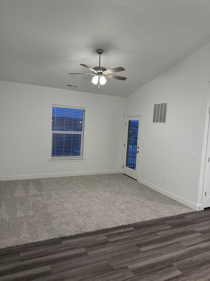 6454 W Pinnacle Peak Ln - Photo 4 of 20