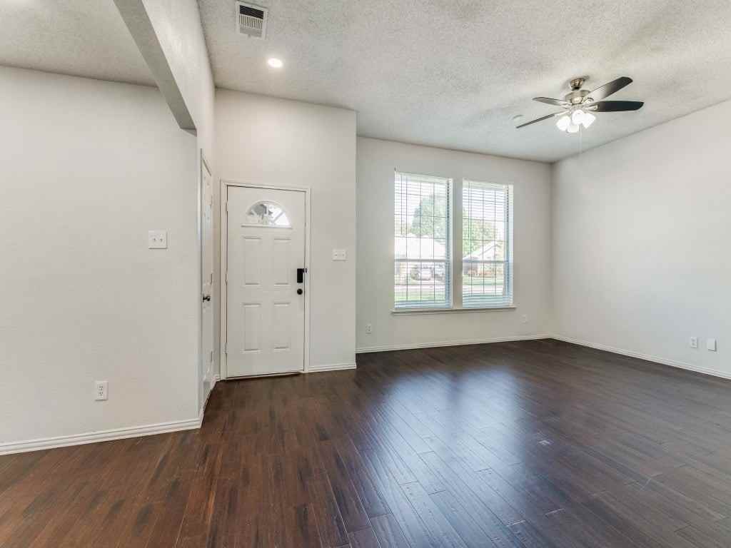 201 N Flaxseed Ln - Photo 6 of 14