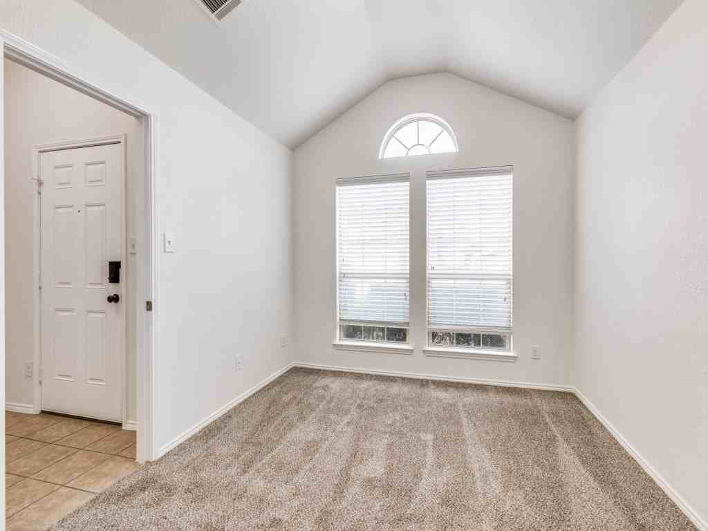 2033 Cattle Creek Rd - Photo 7 of 14