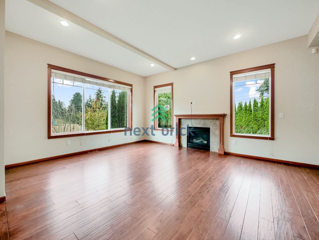 13807 17th Ave W - Photo 4 of 30