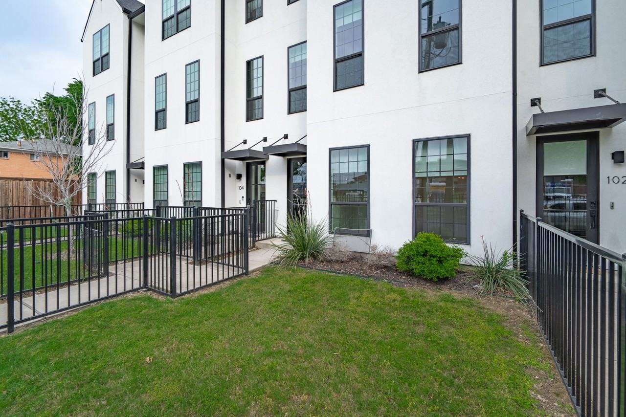 4808 San Jacinto St #102 - Photo 2 of 29