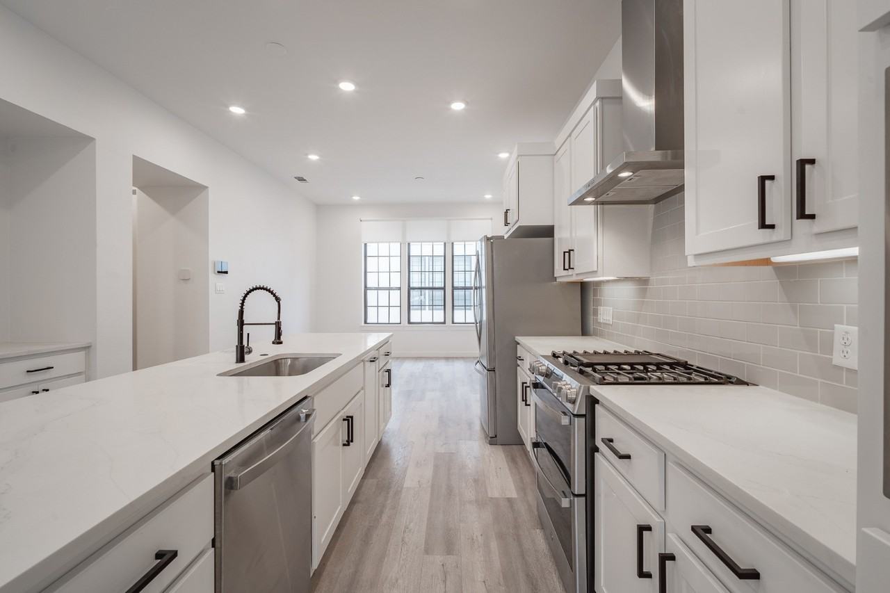 4808 San Jacinto St #102 - Photo 5 of 29