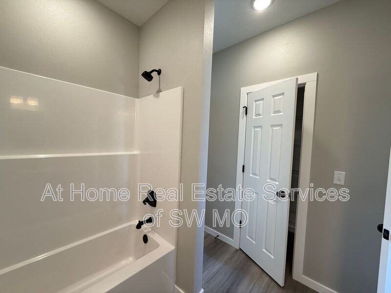 135 Maverick Dr - Photo 6 of 14