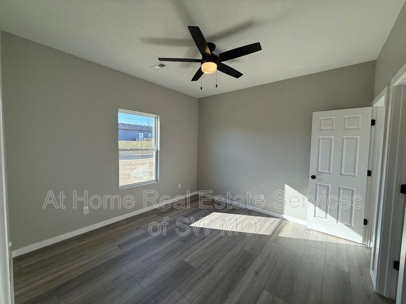 135 Maverick Dr - Photo 7 of 14