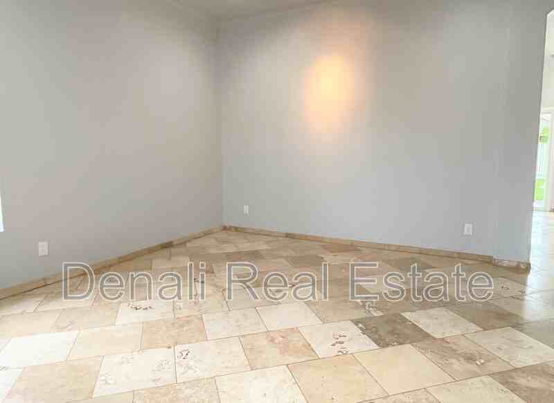 5164 W Ross Dr - Photo 6 of 28