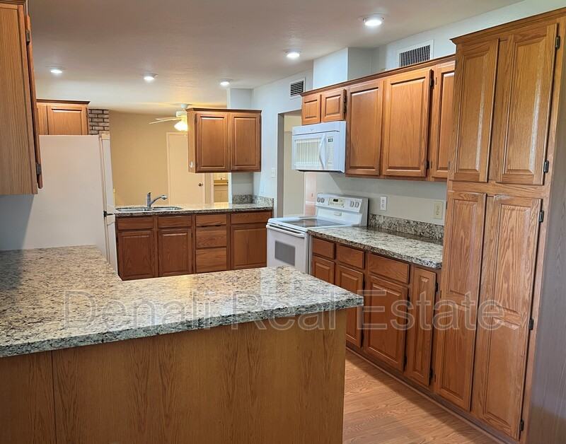 5129 E Emile Zola Ave - Photo 3 of 33