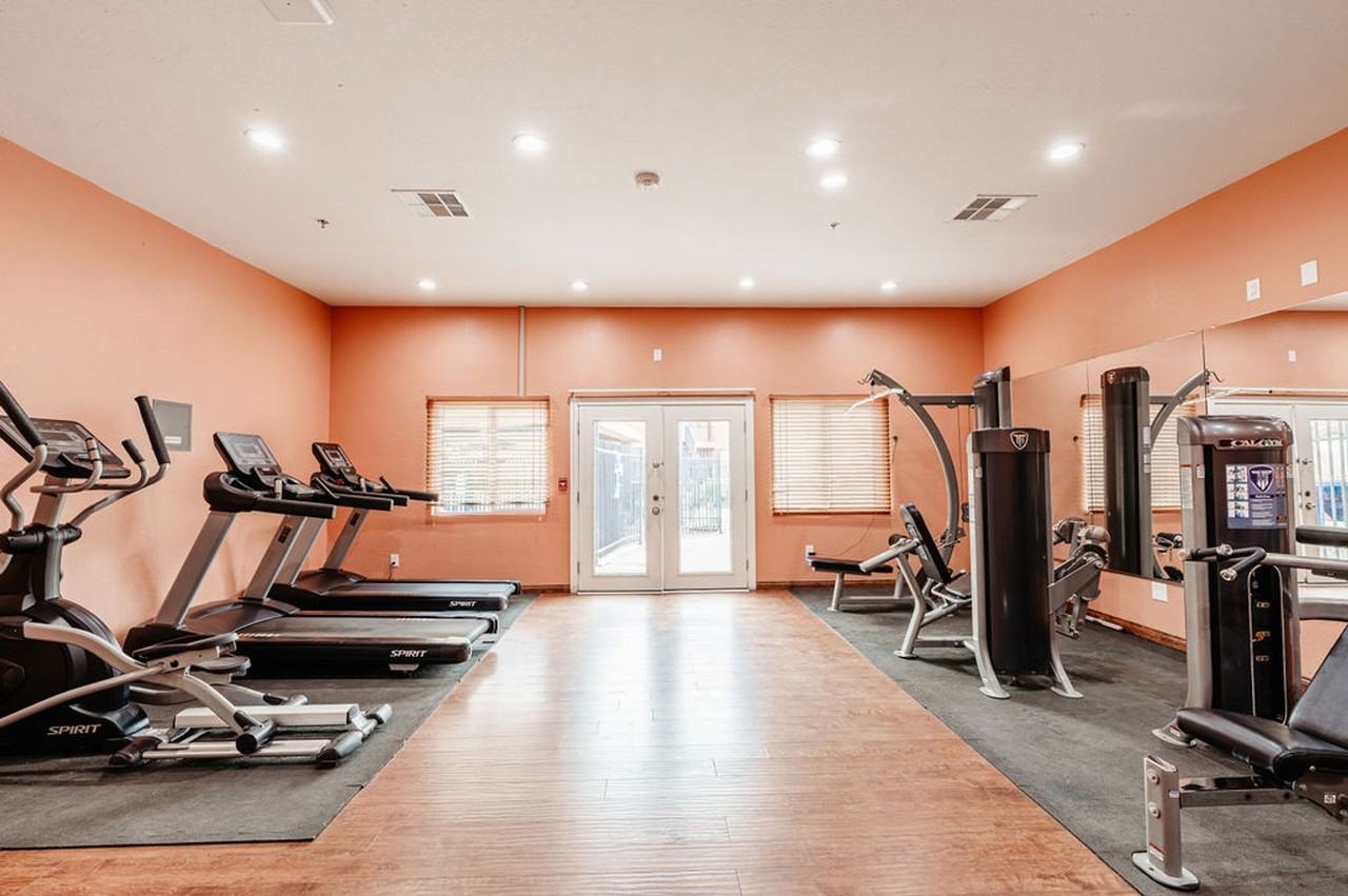 Desert View Apartments - Photo 7 of 22