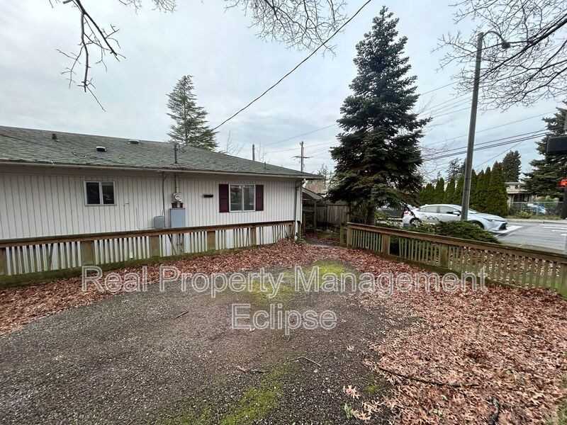 6805 103rd Ave Ne - Photo 3 of 14