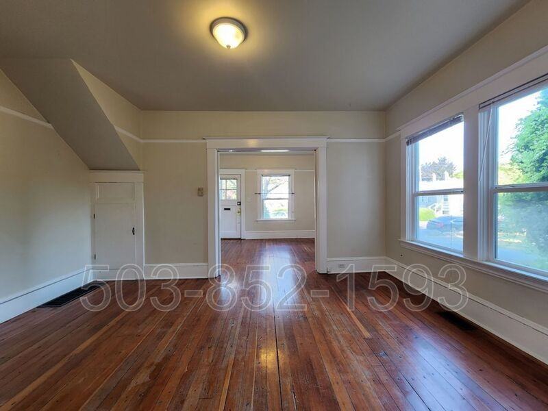 3958 N Albina Ave - Photo 4 of 20
