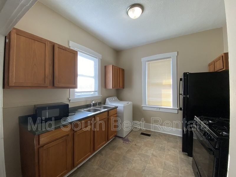 1221 Forest Ave - Photo 6 of 11