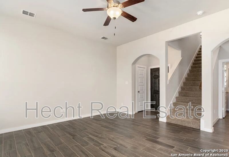 307 Creekside Curv - Photo 5 of 13