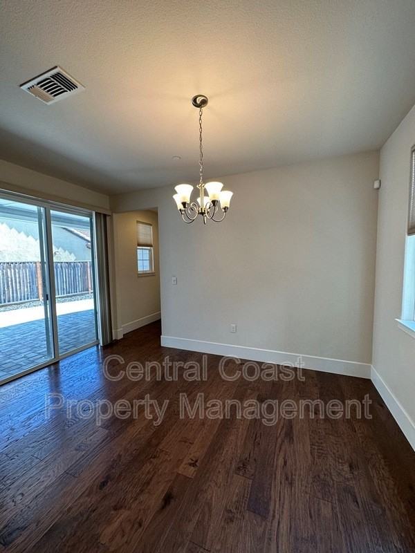 13538 Warren Ave - Photo 6 of 28