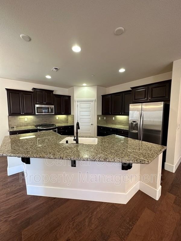 13538 Warren Ave - Photo 7 of 28