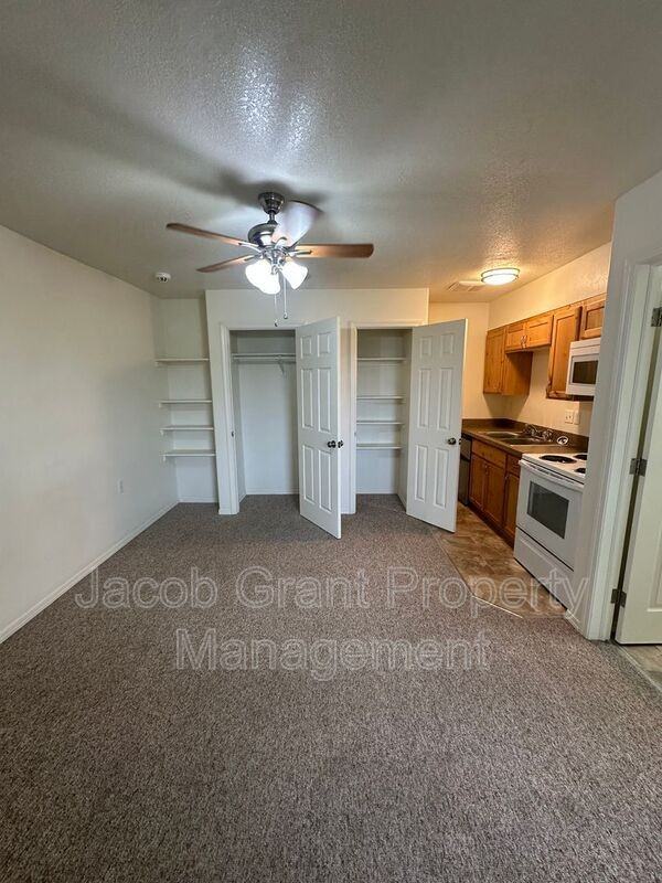 1378 Curlew Dr #230 - Photo 4 of 8