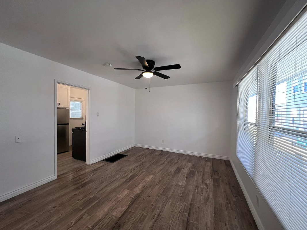 5279 E The Toledo ##2 - Photo 5 of 8