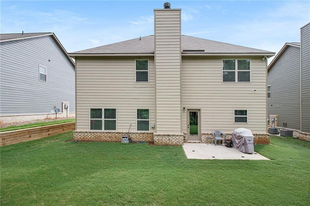 1144 Hartwell Rd - Photo 4 of 22