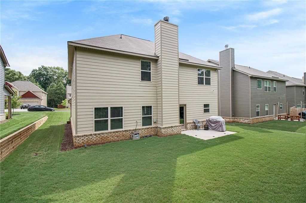 1144 Hartwell Rd - Photo 5 of 22