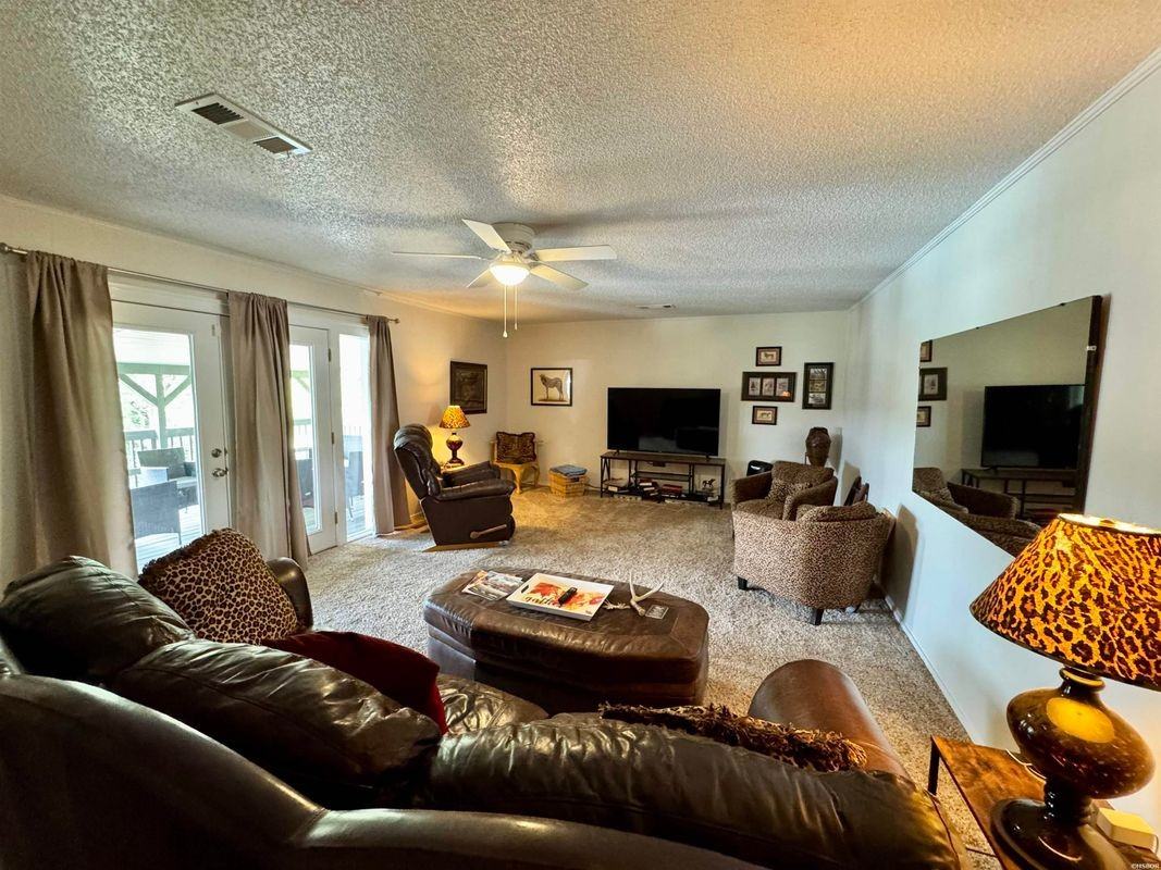 115 Ledgerock Rd - Photo 4 of 17