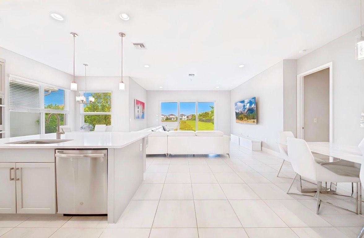 15371 Green River Ct - Photo 3 of 16