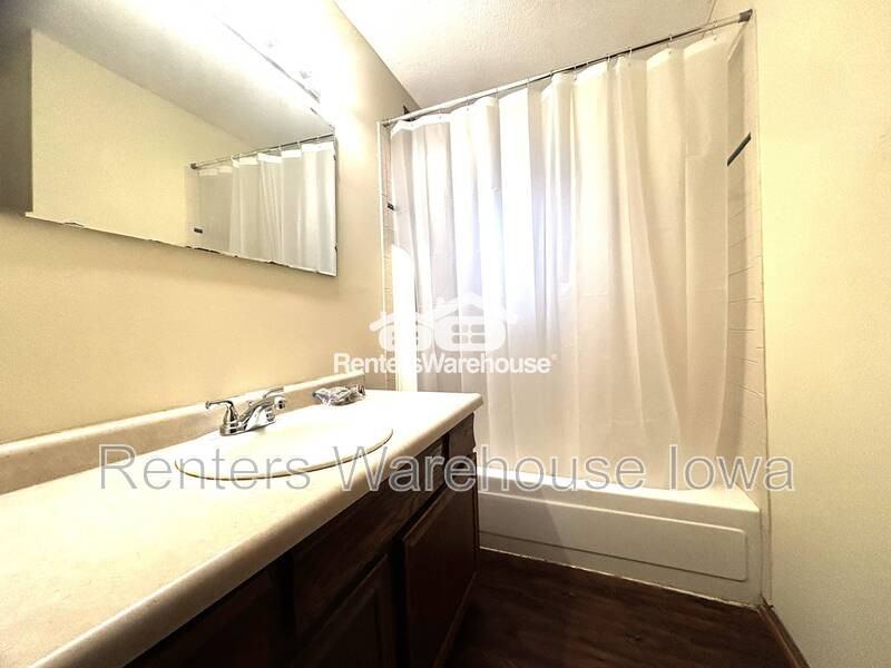 4122 77th Street Cir - Photo 4 of 7