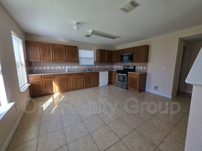 15127 Blue Creek Ranch Dr - Photo 6 of 23