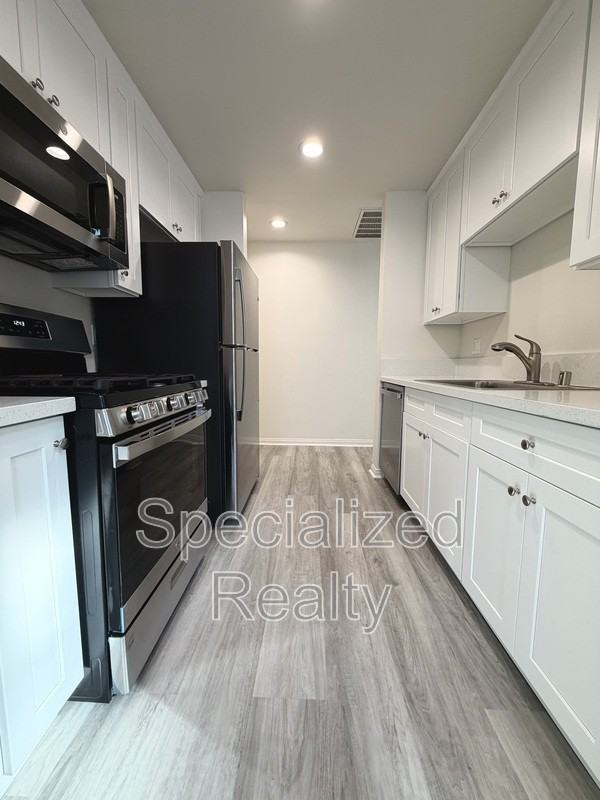 14562 Dickens St #204 - Photo 3 of 11