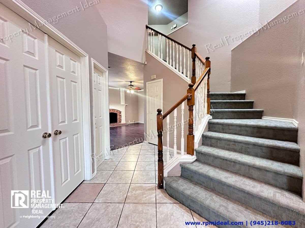 8801 Vernon Ct - Photo 6 of 10