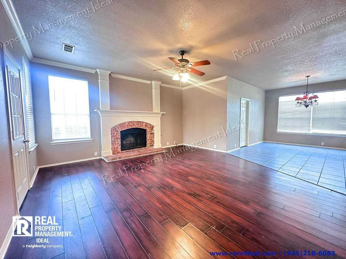 8801 Vernon Ct - Photo 7 of 10